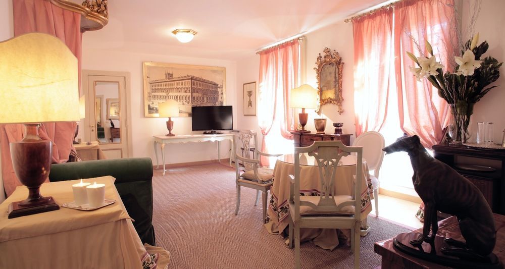 เรซิเดนซา รุสโปลี โบนาปาร์ต Bed & Breakfast โรม ภายนอก รูปภาพ