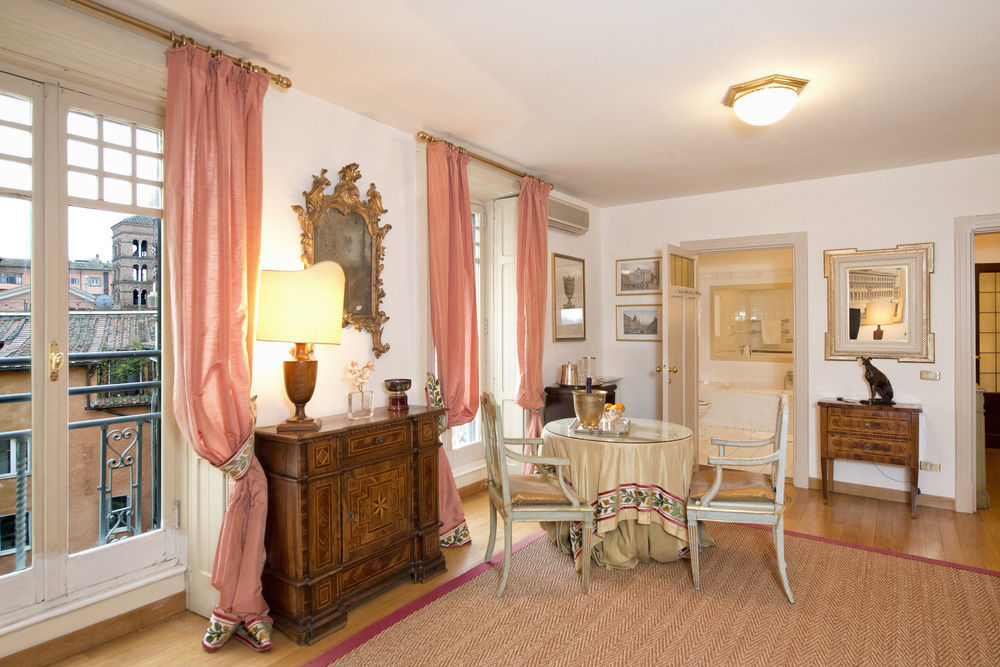 เรซิเดนซา รุสโปลี โบนาปาร์ต Bed & Breakfast โรม ภายนอก รูปภาพ