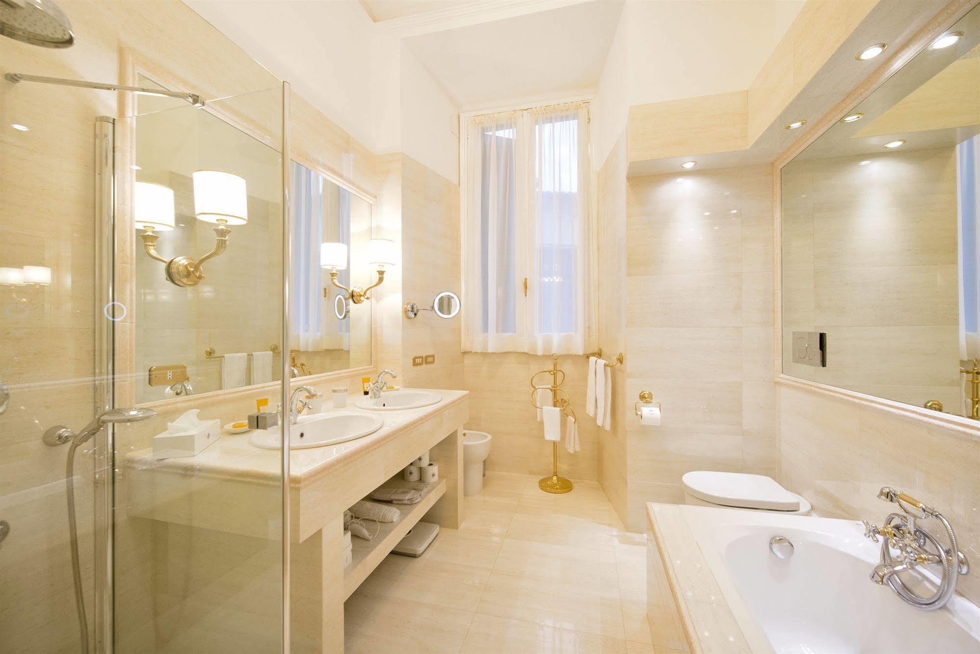 เรซิเดนซา รุสโปลี โบนาปาร์ต Bed & Breakfast โรม ภายนอก รูปภาพ